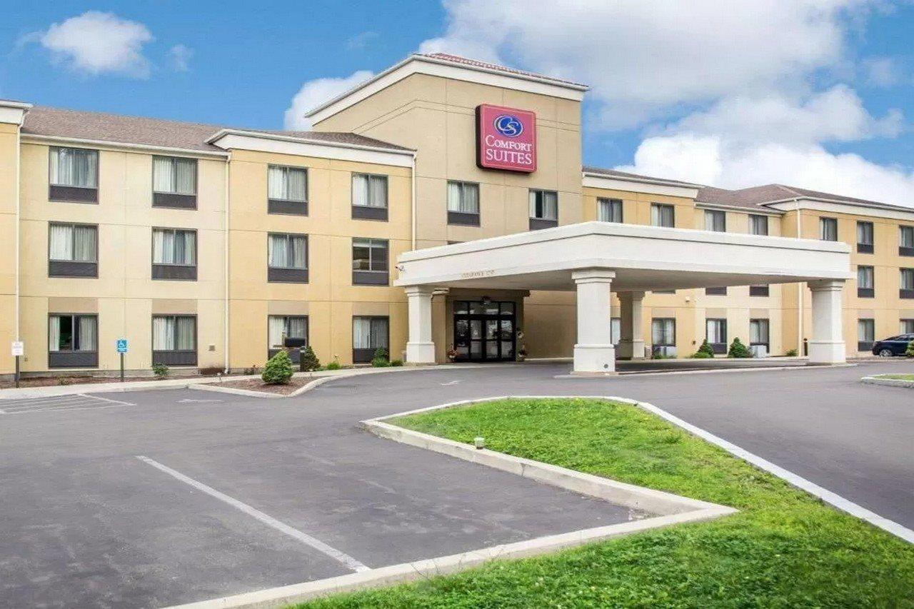 University Inn Vestal Exterior photo