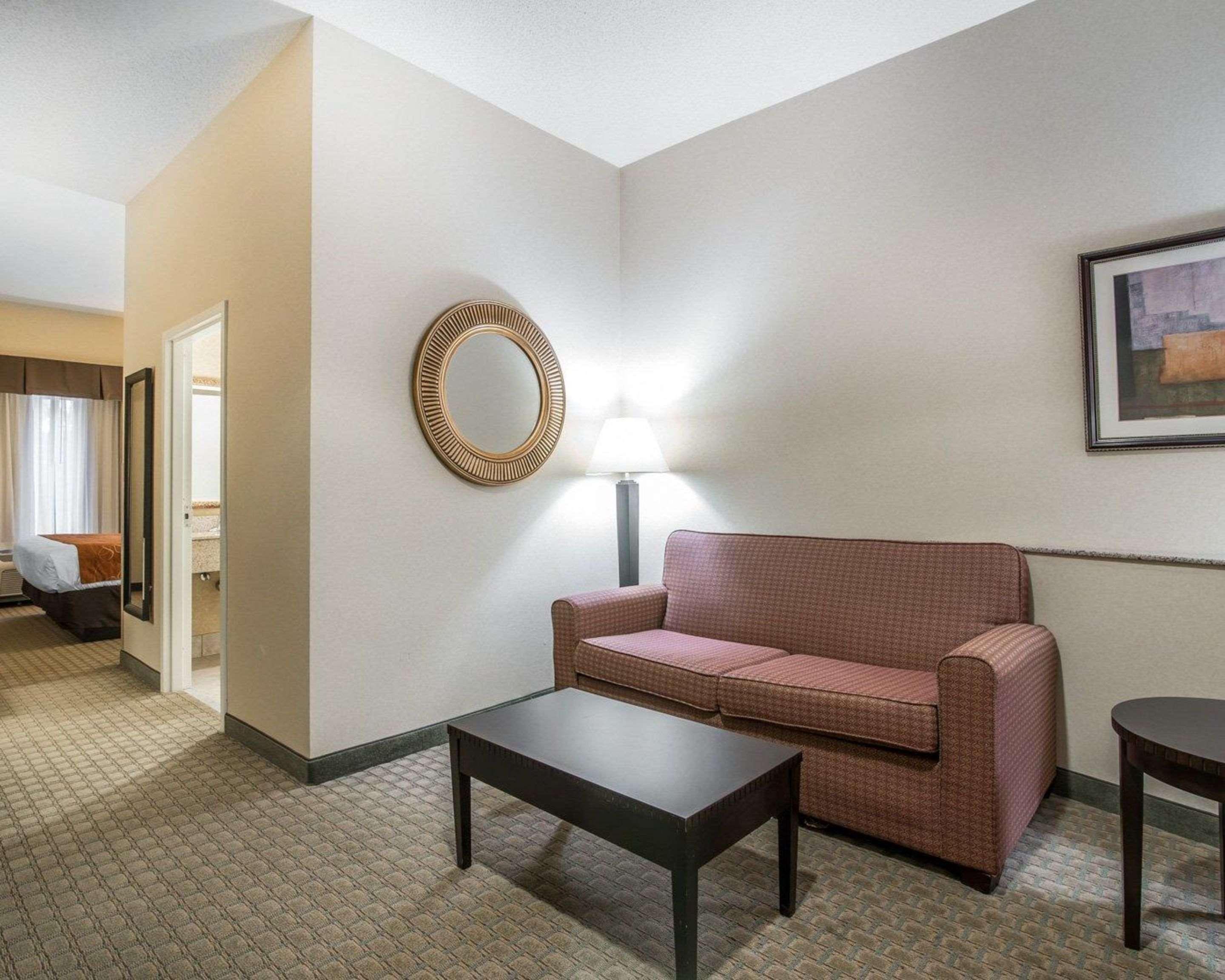 University Inn Vestal Exterior photo