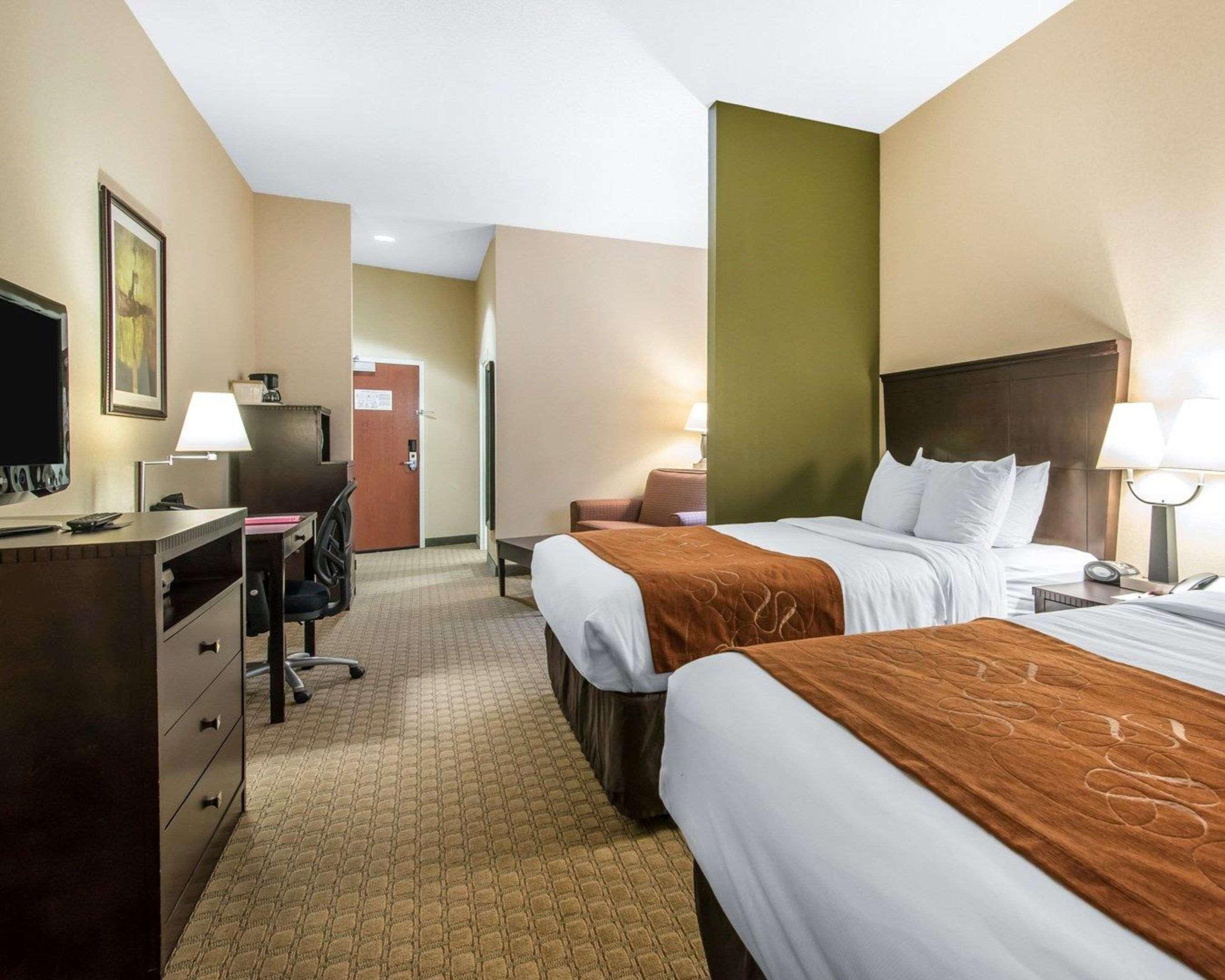 University Inn Vestal Exterior photo