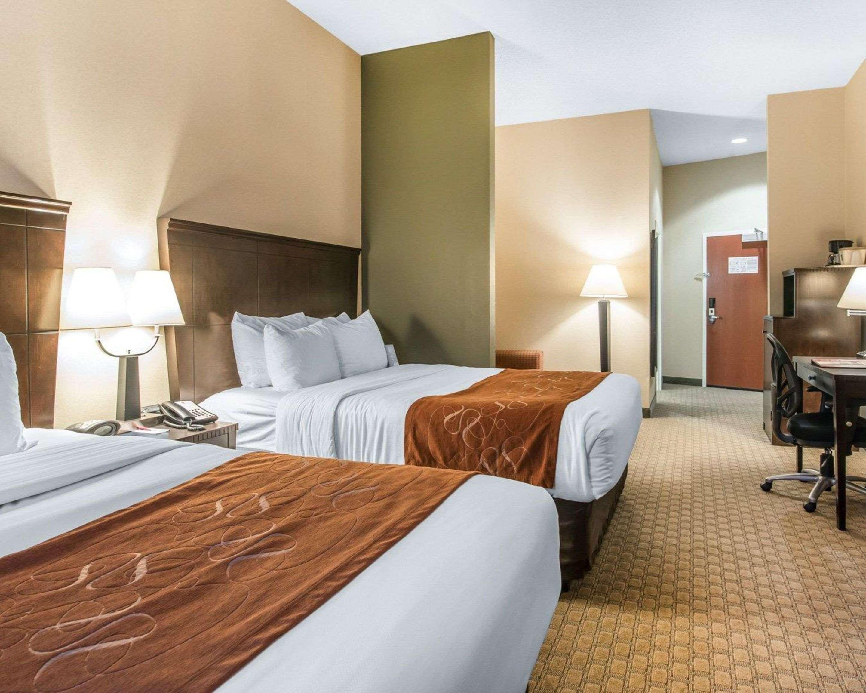 University Inn Vestal Exterior photo