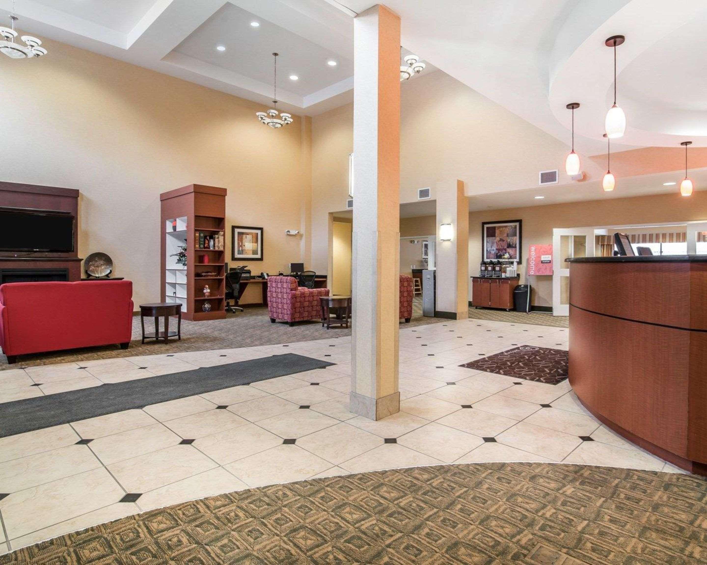 University Inn Vestal Exterior photo