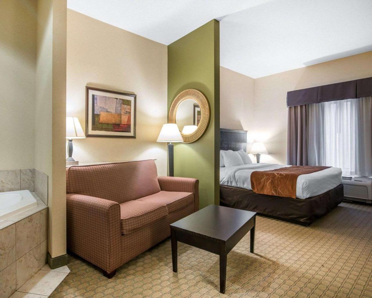 University Inn Vestal Exterior photo