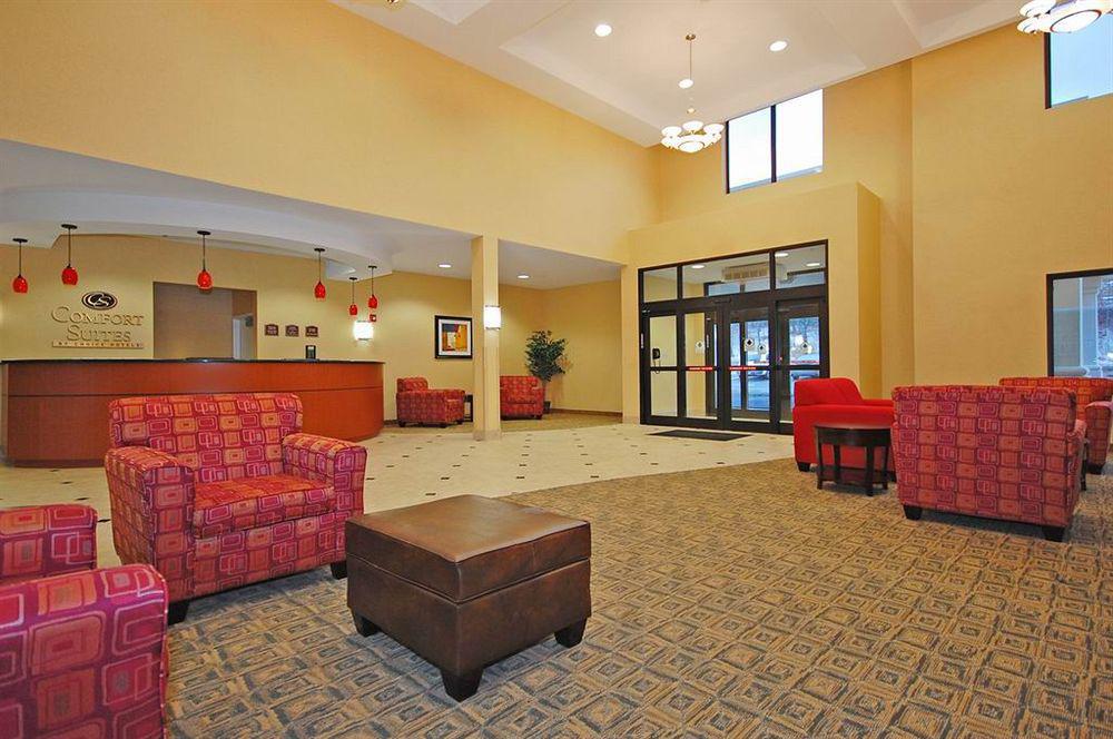 University Inn Vestal Exterior photo